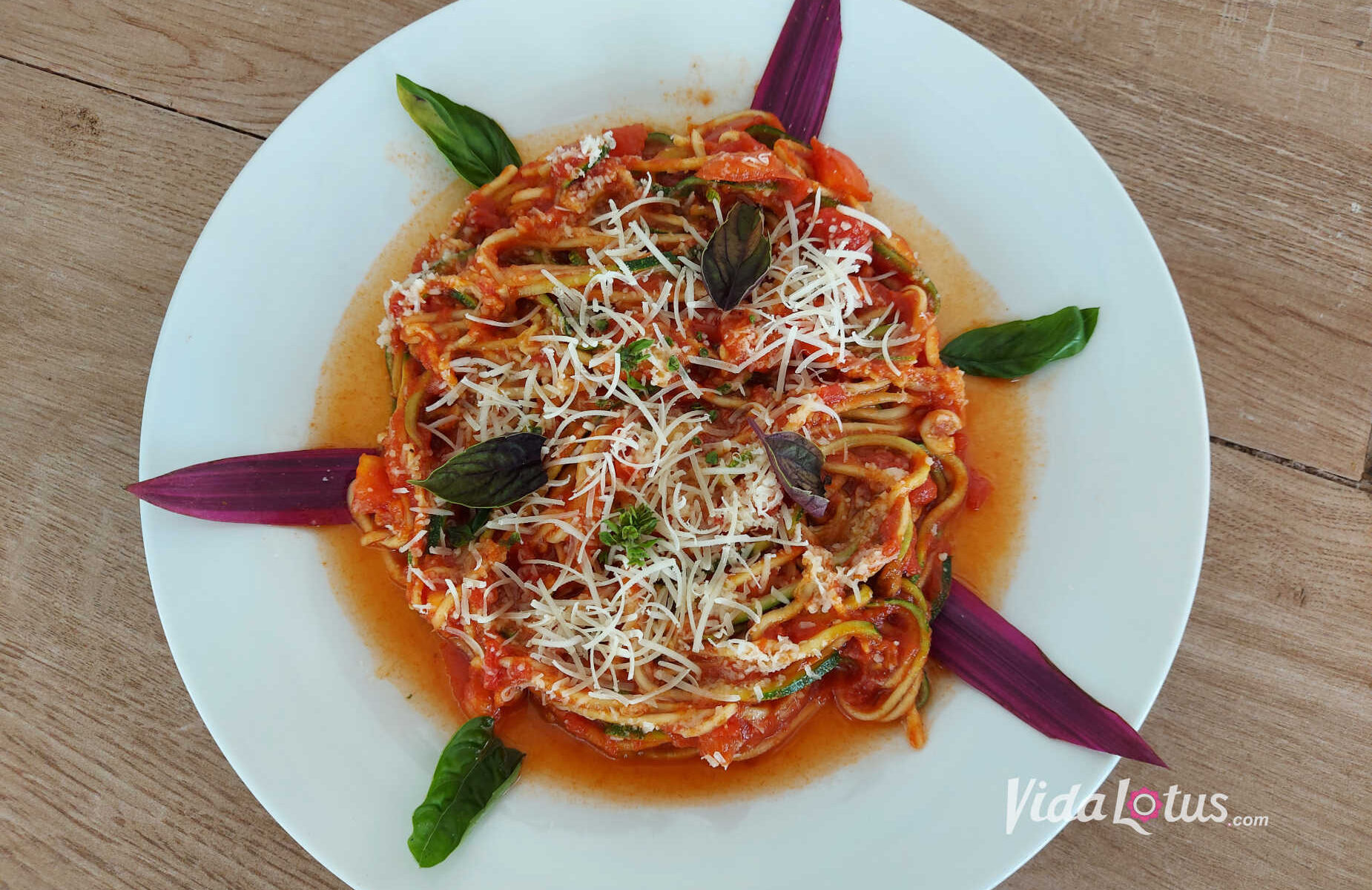 Raw Zucchini Spaghetti Pomodoro